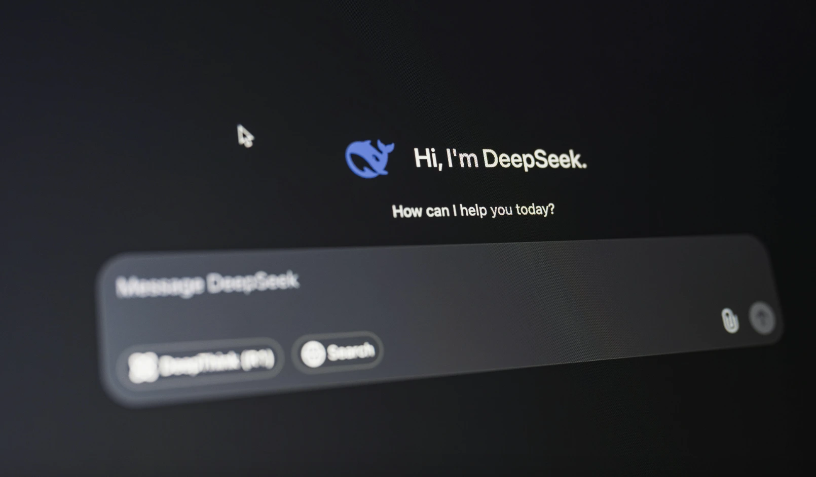 تثير نموذج الذكاء الاصطناعي DeepSeek-R1 مخاوف أمنية في دراسة جديدة