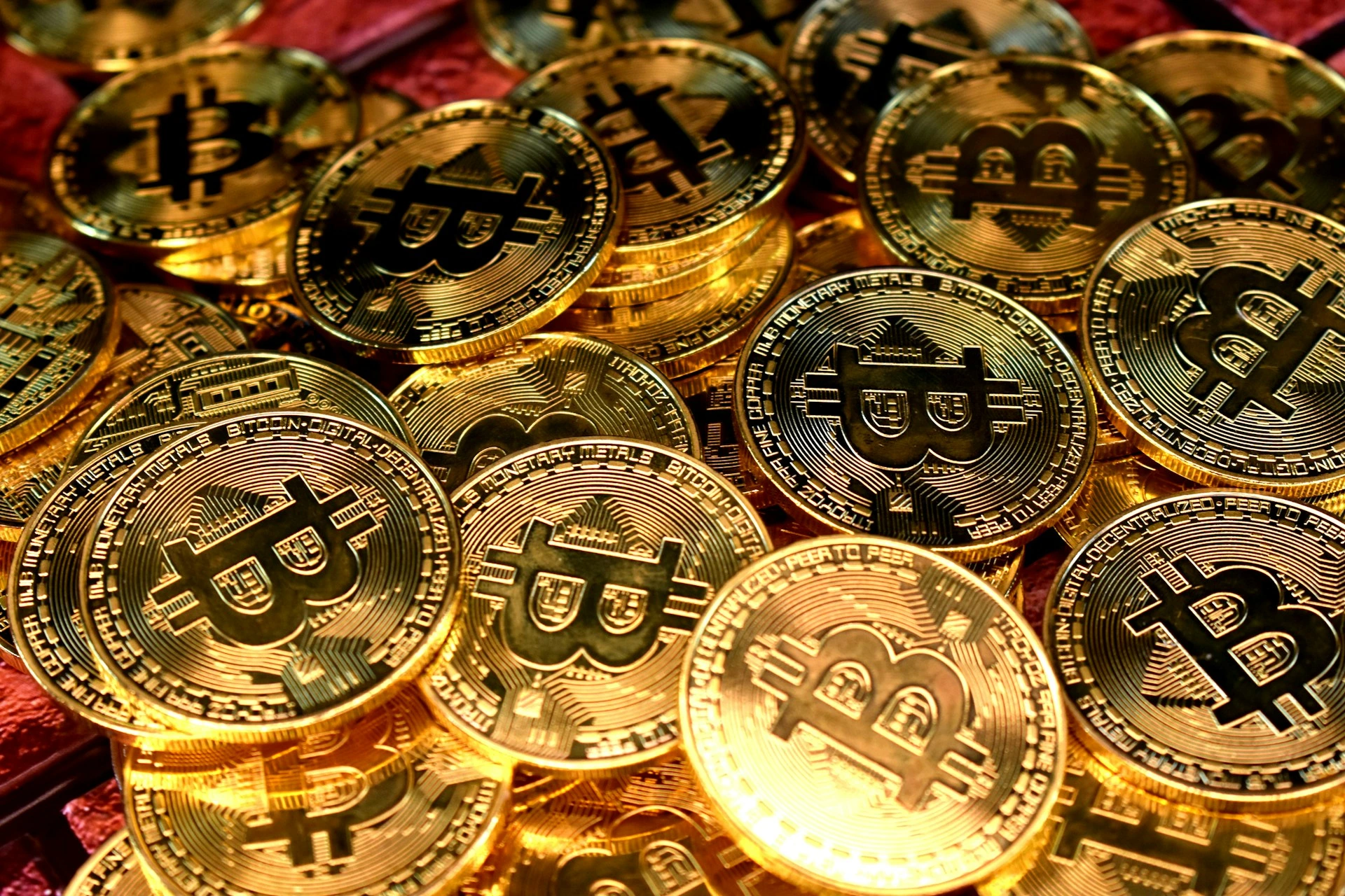 تقوم الحكومة الأمريكية بإنشاء احتياطي استراتيجي للبيتكوين من خلال الأصول المصادرة