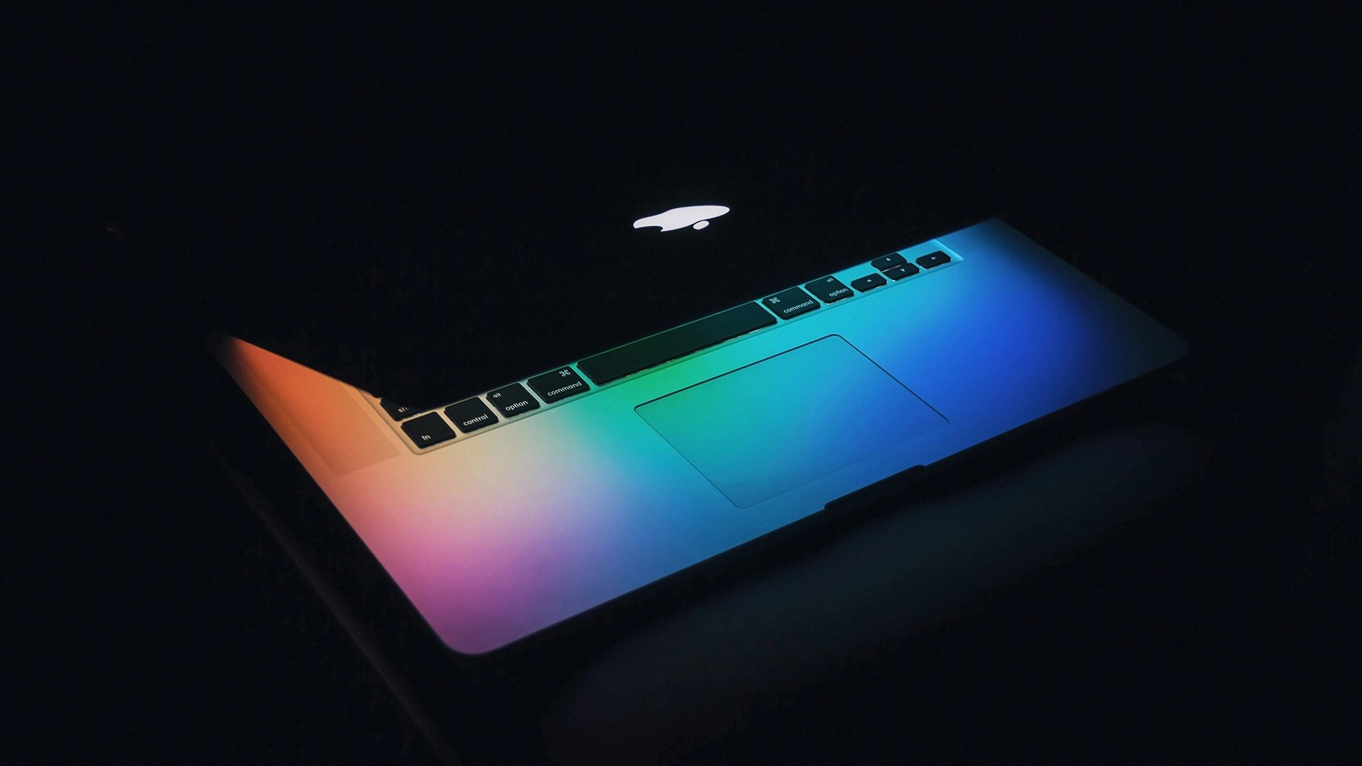 الهاكرز يستهدفون أنظمة MacOS رغم الحماية المدمجة فيها